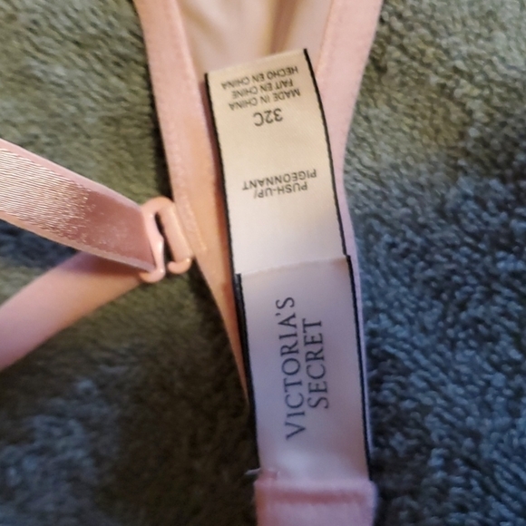 Victoria secret push up 32c - Picture 2 of 6